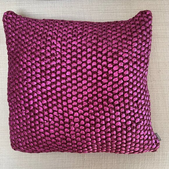 2x Pink/Red Metallic Cushion Covers - Picture 5 of 8